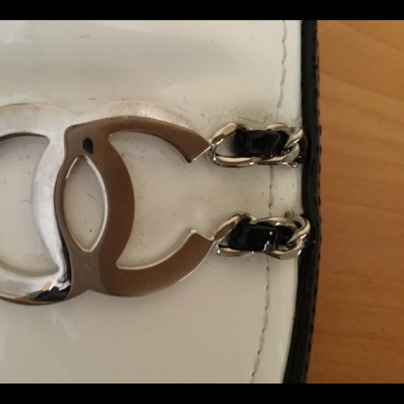 Chanel patent leather black & white oxfords - Picture 6 of 8